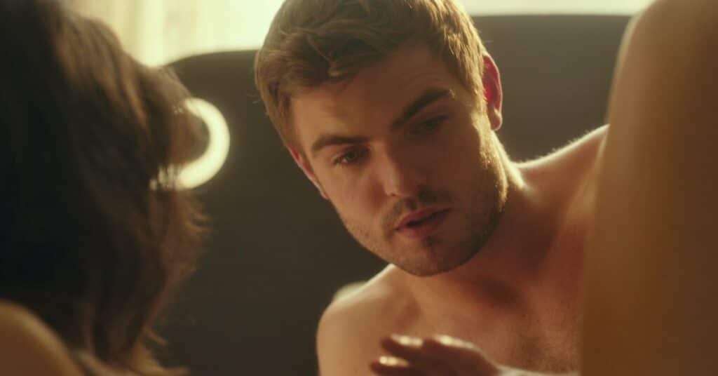 Alex Roe’s Early Life